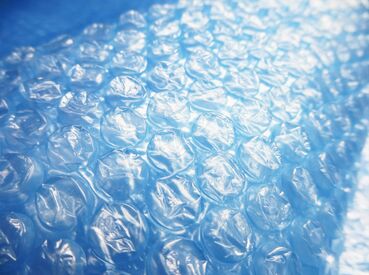 梱包する緩衝材はこちらです
絶対にあなたも見たことあるものです。
馴染みがあるものをまとめてください！