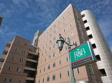 初めての方でも、3～4日間の研修でしっかり学べます。
現場では先輩のフォローあり◎分からないことはすぐに聞ける環境です♪