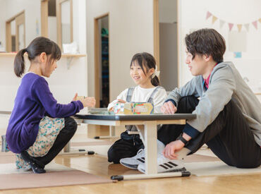 ＜10～60代まで幅広く活躍中！＞
経験や資格は不要です◎
まずは子どもたちと仲良くなることから始めましょう♪