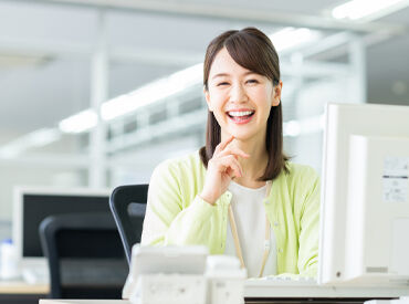 株式会社旅行綜研 服装はオフィスカジュアルでOK！
ピアスやネイルも自由♪
おしゃれを楽しみながら、
あなたらしいスタイルで働ける環境です◎