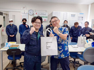 食の物流を支える安定企業で正社員に★
先輩の同乗もあるので経験が浅い方も大丈夫です!
人気商品を届けたり、日々の楽しみも◎