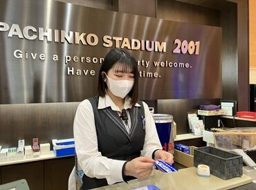 髪色・ピアス・ネイルetc.
バイトのためにオシャレを我慢する必要はありません◎
自分の好きなスタイルで働けます♪