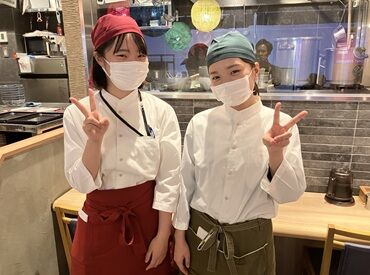 釜たけうどん　横浜ベイサイド店 017 「助かるよ！」「ありがとうね！」と
お互いに声を掛け合いながら業務を進めています◎
チームワーク抜群の職場で働きやすい☆