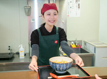 めん六や　ダイナム北海道北広島店 キッチンのお仕事が初めての方でも、家事感覚で慣れやすいんです◎
研修中も優しくフォローします♪