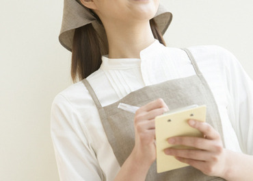 30～50代の女性先輩スタッフが
しっかりサポートするので、
女性の方も安心して始められます♪