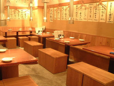 ◎人と話すことが好きな方
◎料理が好きな方
◎接客や調理経験を活かしたい方
◎ネイル・髪色…自由なスタイルで働きたい方