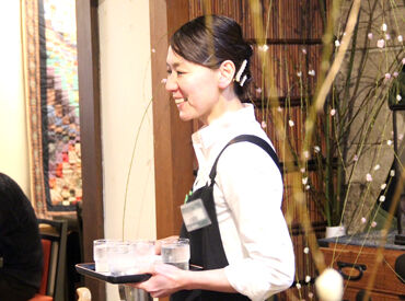 小樽・蕎麦屋・籔半 小樽駅から徒歩5分♪
歴史ある老舗蕎麦屋であなたらしい働き方を始めませんか？
髪色などのオシャレも自由♪

