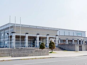 出雲ゆうプラザ 屋内なので季節問わず快適な
室内温水レジャープール施設◎
幅広い年齢のスタッフが活躍中です♪
未経験スタートも大歓迎(*^^*)/