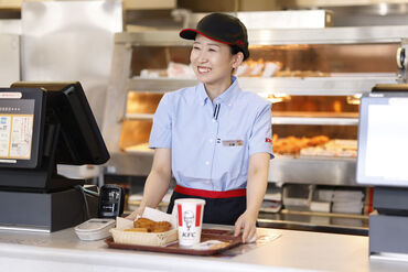 一緒にKFCで働いてみませんか?
周りの丁寧なフォローもあるので安心して始められますよ♪