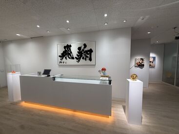 株式会社イー・スピリット 社会人デビュー前の勤務◎
就活に役立つ♪
大手広告/CM/Web動画の制作やインフルエンサーキャスティング業務の補助をお任せ
