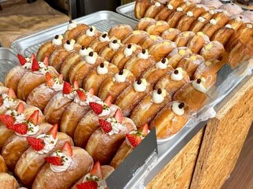 ファッション人材リンク株式会社【FJL】 ﾟ*｡☆ NEWスタッフ募集 ☆。*ﾟ
人気洋菓子shop
・20～40代男女スタッフ活躍
・制服支給あり
・販売経験を活かせるお仕事♪
