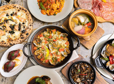 キラキラと輝くようなラグジュアリーな空間も『リゴレット』の魅力!京町家造りの一軒家の中にこんな空間が広がるサプライズ!