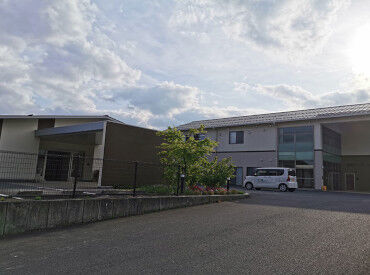 雲南ケアセンターそよ風 ＼正規フルタイム社員の募集です！／
30～50代を中心に、全世代のスタッフ在籍！
世代を超えて、自然と打ち解けられる職場です＊