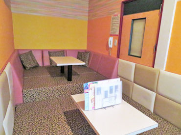 未経験から始めたスタッフも多数活躍中★
ワイワイ楽しく、LIVE気分で音楽に包まれて働けます♪♪