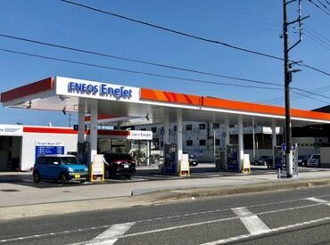 髪型・髪色自由であなたらしく働ける事間違いなし♪
ネイルもOKです！
友達との応募も歓迎！！