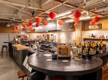 学生さん活躍中◎ネイル・ピアス・髪色自由！
あなたのファッションそのままで個性を発揮してください◎