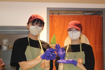 麻布茶房(AZABUSABO)　北海道アイスクリーム 秋葉原店 なんと秋葉原駅から"徒歩1分"の超好立地！
キレイなホテルの1Fが当店♪
通勤らくちん&バイト後はお買い物も楽しめる◎
