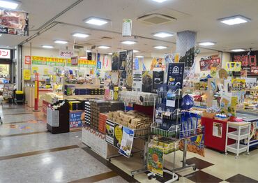 サービスエリアは地域の魅力とお客様をつなぐ場所です！
観光や旅行で訪れるお客様との交流も多く、毎日新鮮な気持ちで働けます