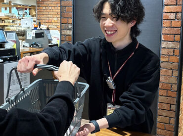 COCOSAの中だから駅チカ＆通勤らくらく♪
車・バイク・自転車での通勤もOK！
色々な通勤手段があり遠方からの通勤も問題ナシ◎