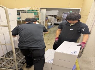 「大丈夫？」「困ったことはない？」と
お互いに助け合いながら業務に取り組めます！
チームワーク抜群の職場で働きやすい◎