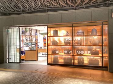 クラチカ　バイ　ポーター福岡店[6220] "職場の雰囲気"も自慢の一つ♪
スタッフ同士の仲が良く
和気あいあいと楽しく働いていますよ◎
welcome精神でお待ちしてます！