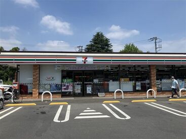セブンイレブン市原辰巳台東１丁目店 ＼未経験・ブランクも大歓迎／
優しい先輩ばかり♪
しっかりサポートするのでご安心ください◎