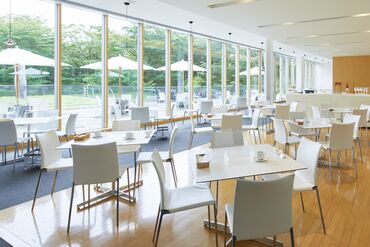 車での通勤OK!
小田原~美術館は業務バスを利用することも可能