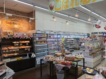 学生さんのバイトデビューや主婦(夫)さんのパートデビューも大歓迎！
「週末だけ」など週1日から自分にあったシフトで働けます！