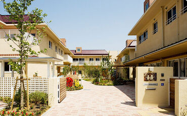 あおぞらには子どもたちの遊び場が整っています♪
いつも雲の上にはあおぞらが広がっている、そんな前向きな気持ちで働けます♪