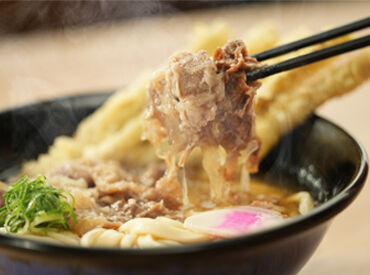 資さんうどん　こてはし台店＜480317＞ ＼キッチン未経験OK／
資さんうどんで一緒に楽しく働きましょう♪
履歴書不要でOK◎