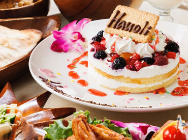 ハワイアンダイニングＨＡＵＯＬＩ 水戸駅周辺ではめずらしい！
ハワイ料理のお店でスタッフ大募集★
卒業まで働く学生スタッフ多数♪