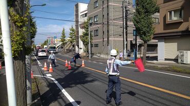 東葉警備保障株式会社　※勤務地：栄町駅 週1～無理なくOK！
高所作業車付近の安全確保♪
安定収入が欲しい方にオススメ！