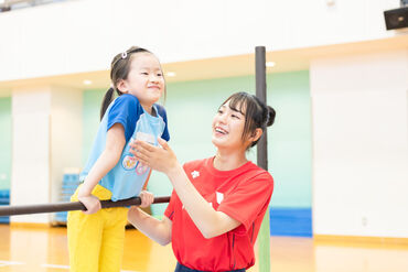 公益財団法人横浜YMCA 横浜北YMCA 先生同士で教えあう風土があるので未経験でも安心♪
年齢不問◎幅広い世代のスタッフが和気あいあいと活躍中！