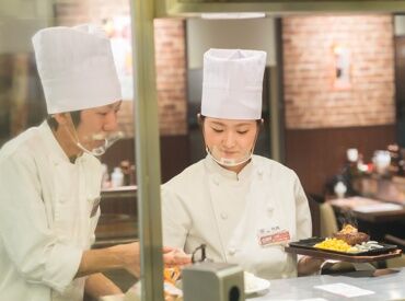 いきなりステーキ　イオンモール鹿児島店【6501】 はじめは元気に
「いらっしゃいませ！」が言えればOK。
たくさんの仲間と一緒に協力しながら
ニコニコ笑顔でお仕事しましょう！