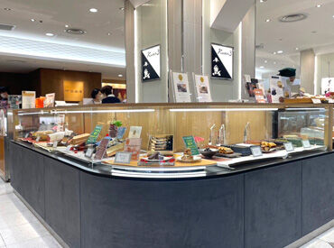スイーツケーキ Kuma3/小熊　松屋銀座店 銀座駅直結でアクセス良好！
仕事のついでに買い物ができたり、
お出かけの前後でも働きやすい立地です◎