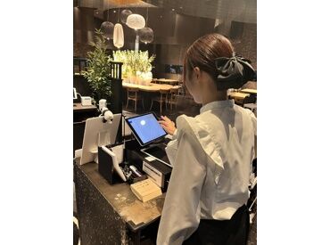 ＼髪色自由でOK！／
応募前に「身だしなみ」を気にする手間も省けます◎