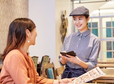 COMPHO コピス吉祥寺店 ＼働きやすい環境／
2店舗とも駅から徒歩5分以内とアクセス抜群♪
学校終わりの18:00から勤務もOK★