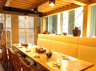 大学生・高校生OK！
バイトデビュー歓迎◎みんなバイト経験0からのスタートです！