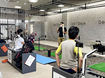 ◎●活躍中の先輩スタッフ●◎
主婦1名＆近隣大学の学生1名活躍中！
楽しくお客様のゴルフ練習サポートをしていきましょう♪