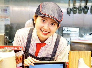 8番らーめん福光店 初めてでも安心！
チームワークが売りの8番らーめんだから
スタッフみんなでしっかりサポートします★