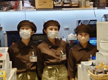 マルジュー　板橋店 知識や経験はいりません＼(^^)／
パンが好き！って気持ちがあれば大歓迎◎
ワクワクする職場で楽しく働きましょう！