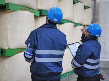 20~30代男性スタッフ多数活躍中!
倉庫内作業が初めての方も先輩スタッフが親切丁寧にフォローするので
気軽に相談下さいね♪