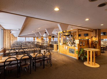 スキー・スノボ好き集まれ♪
未経験から始めたスタッフがほとんど★
冬だけの特別な思い出もきっとできる！