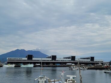 株式会社九央サービス鹿児島市場 生鮮魚介類の荷下ろし等のシンプル軽作業！
20～60代までの男性が多数活躍中♪
Wワーク希望のフリーターさん必見★