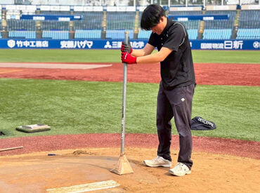 ヒトトヒト株式会社　勤務地：明治神宮球場 ＼激レアバイト★／
ヤクルトスワローズの本拠地 神宮球場でお仕事するチャンス♪
Wワークも大歓迎！