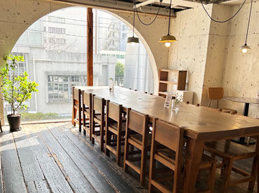 ★オシャレなお店で働こう★
知り合いにも自慢でくること間違いなし♪！
「店内もステキ！」と写真を撮られるお客様も…♪