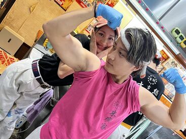 【シフト希望しっかり聞きます★】
2週間ごとの自己申告制！
テスト期間・旅行などお休み相談も◎
プライベートもしっかり充実♪