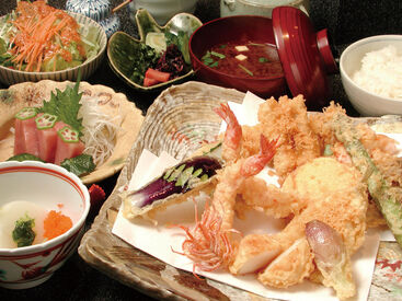 学生さん大歓迎!シフトが柔軟なので初アルバイトで学業との両立が不安な方もご安心ください♪いつでもシフト相談OKです!