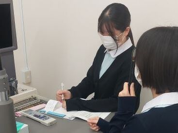 中津川眼科 ＼未経験さん大歓迎♪／
イチから丁寧にお教えします！
お気軽にご応募ください☆彡