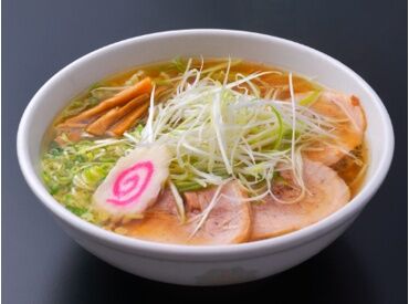 こだわりの手打ち麵に特性の濃厚スープが絡む、
一口食べたらやみつきのラーメン♪
そんな絶品ラーメンが無料で食べられます◎